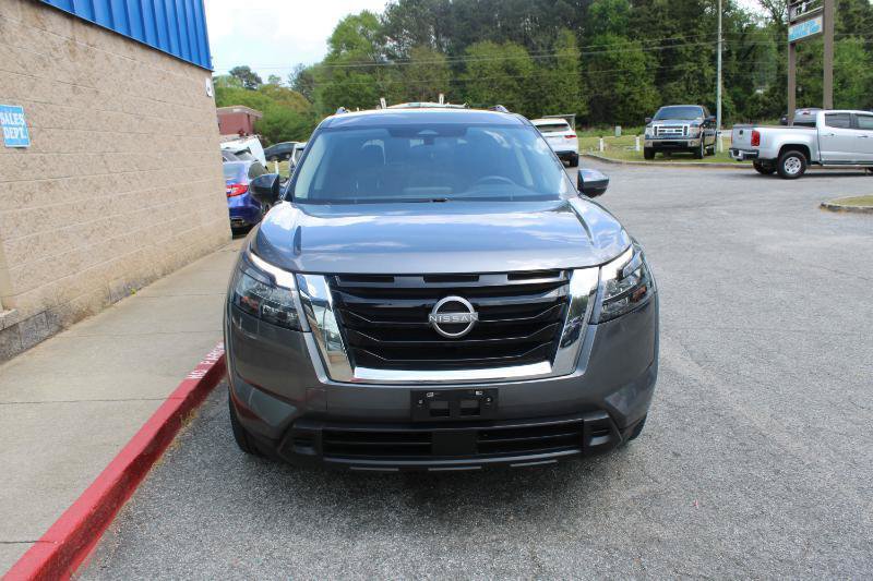 Used 2023 Nissan Pathfinder SV FWD image 2