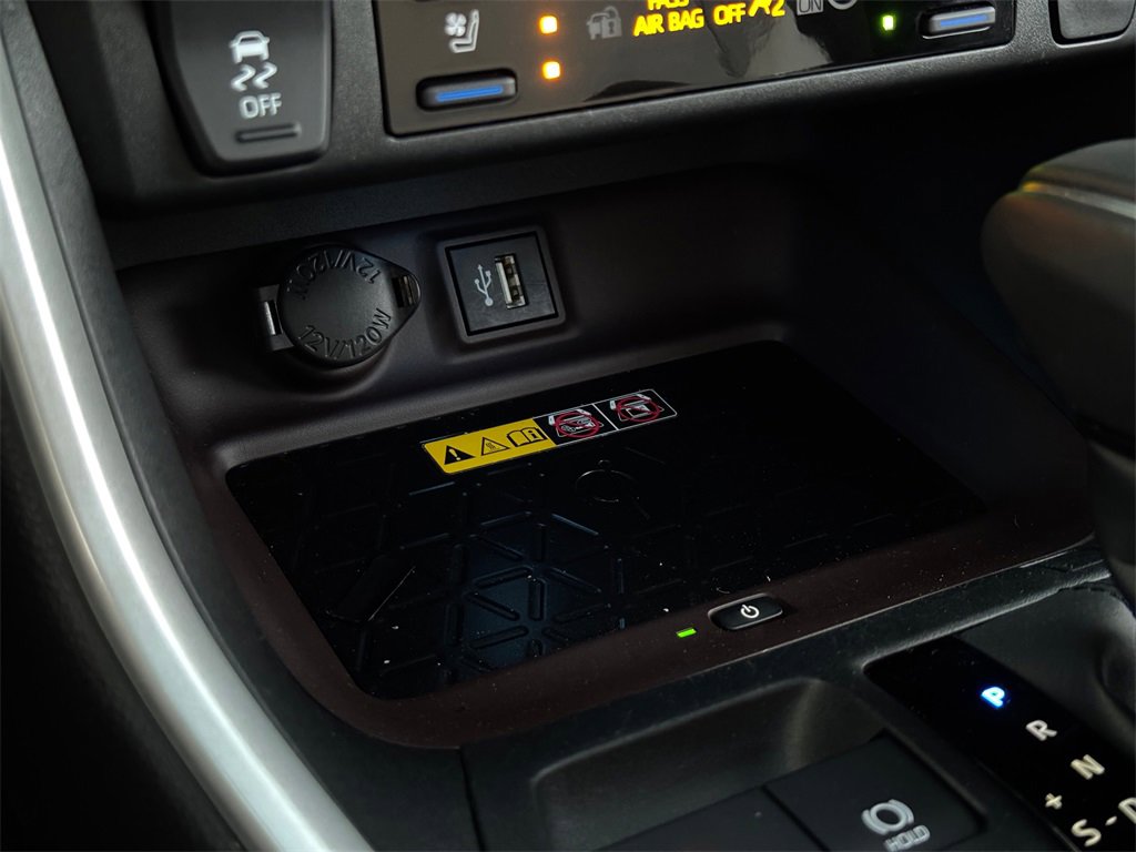 Used 2024 Toyota RAV4 Limited image 39