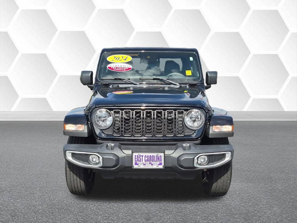 Certified 2024 Jeep Gladiator Sport AWD/4WD image 8