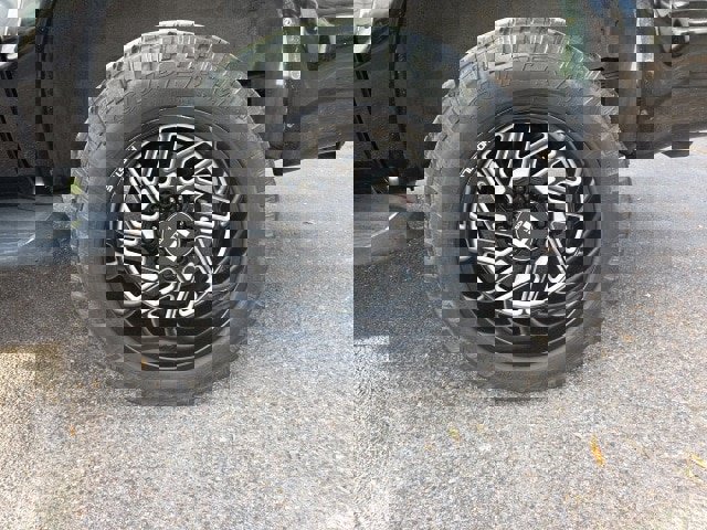 Used 2000 Ford Excursion XLT image 16