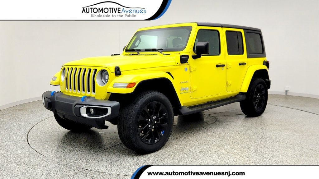 Used 2023 Jeep Wrangler Unlimited Sahara w/ Cold Weather Group AWD/4WD image 1