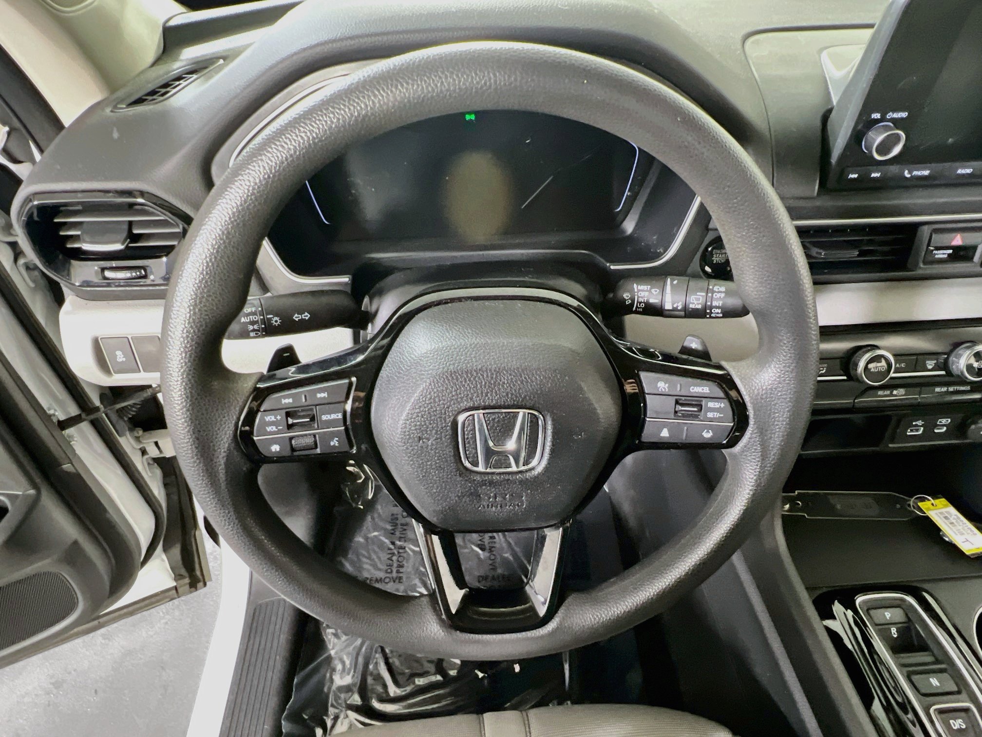 Used 2023 Honda Pilot LX image 11