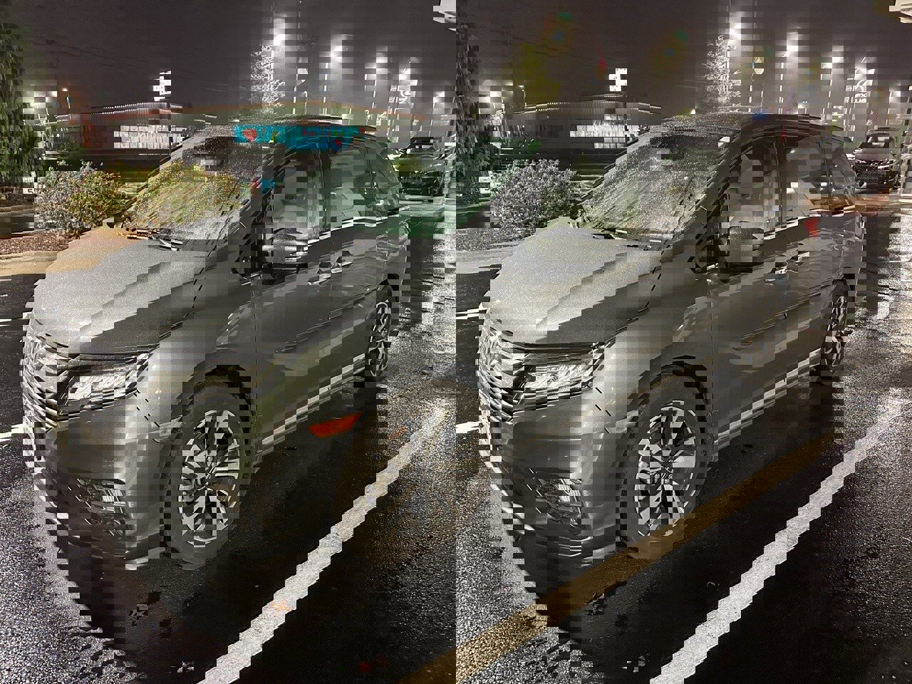 Used 2018 Honda Odyssey Elite image 3