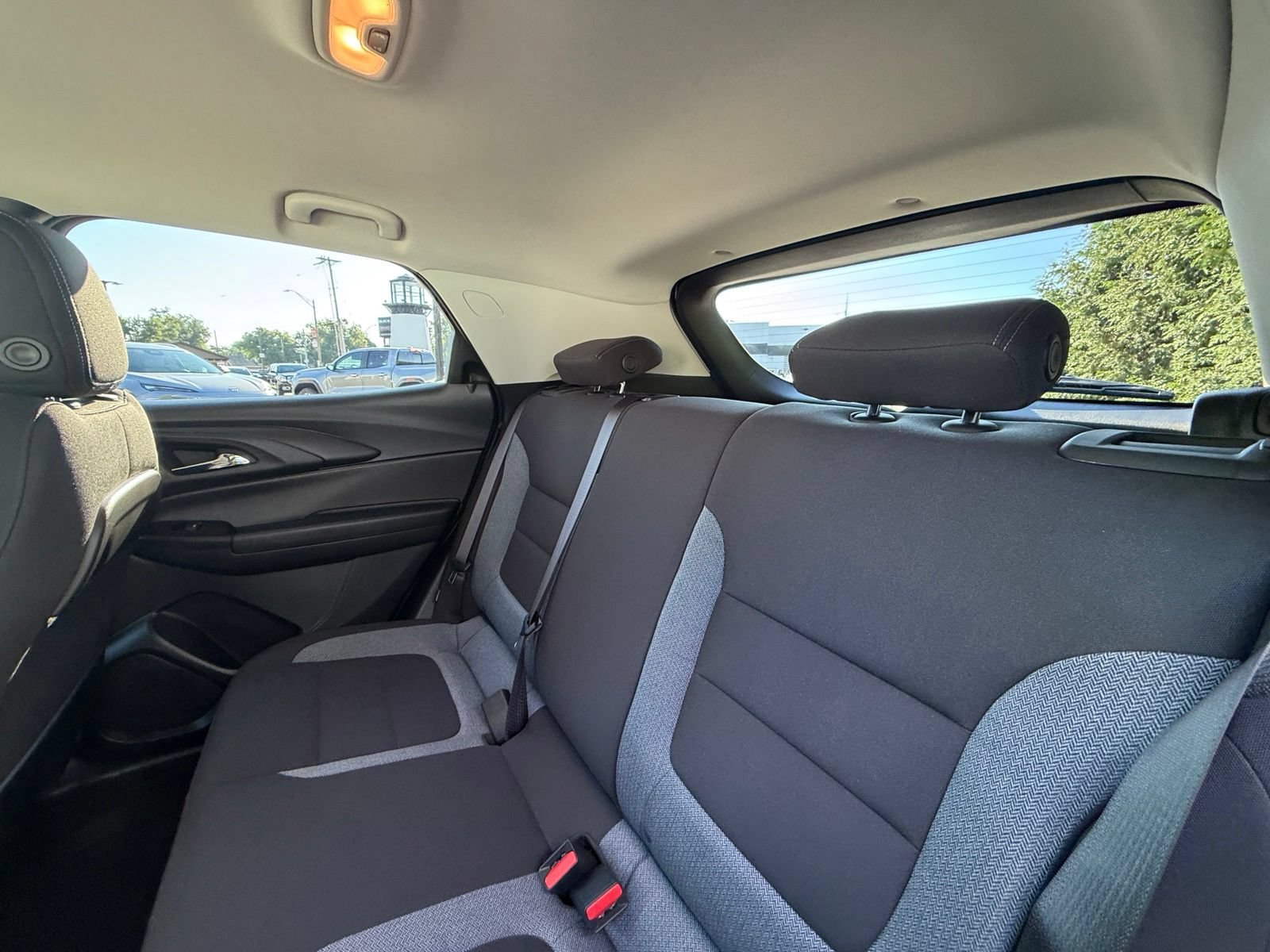 Used 2024 Chevrolet TrailBlazer LT w/ LT Cold Weather Package FWD image 25