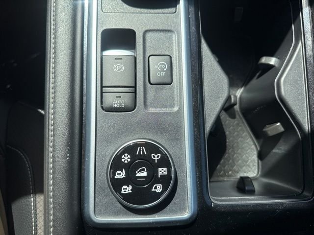 Used 2024 Nissan Pathfinder SL w/ SL Premium Package AWD/4WD image 15