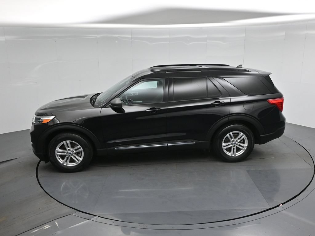 Certified 2023 Ford Explorer XLT RWD image 44