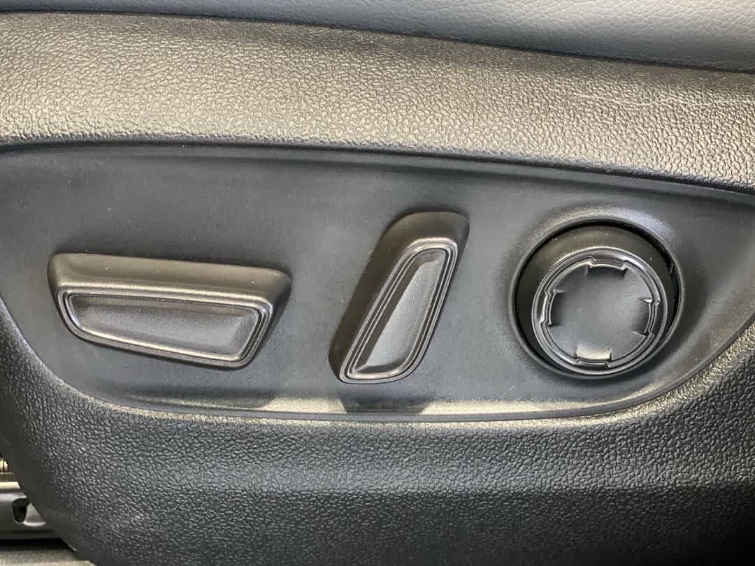 Used 2024 Toyota Sienna XLE AWD/4WD image 15