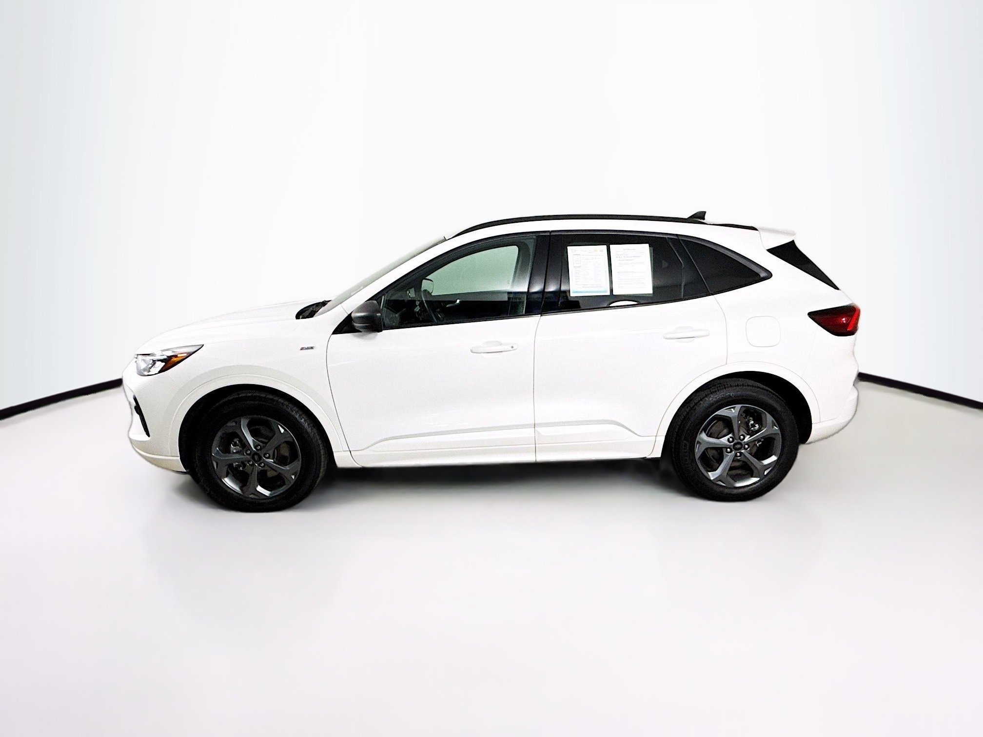 Used 2024 Ford Escape ST-Line w/ Equipment Group 301A image 7