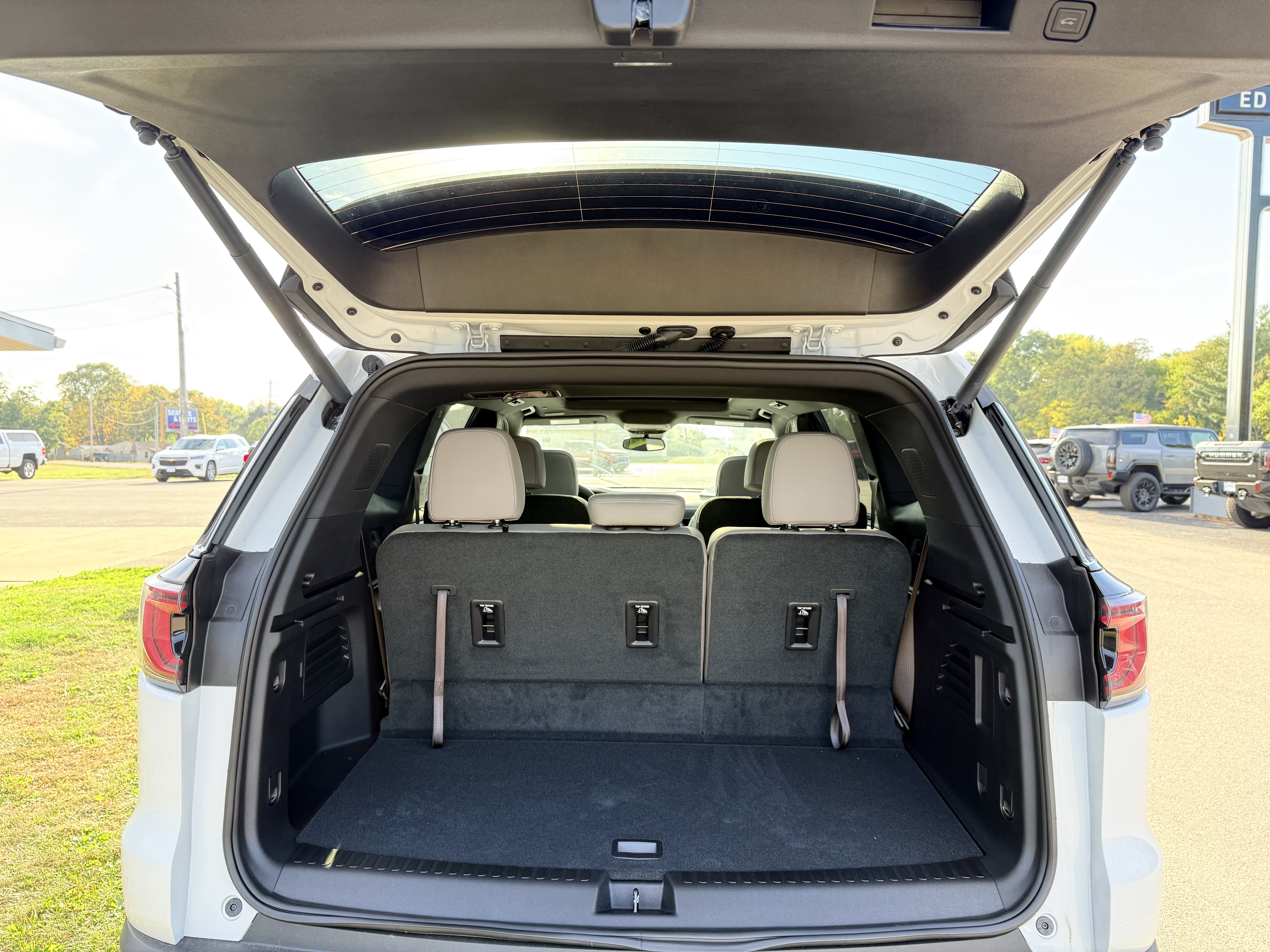 New 2025 GMC Acadia Elevation w/ Elevation Premium Package AWD/4WD image 24