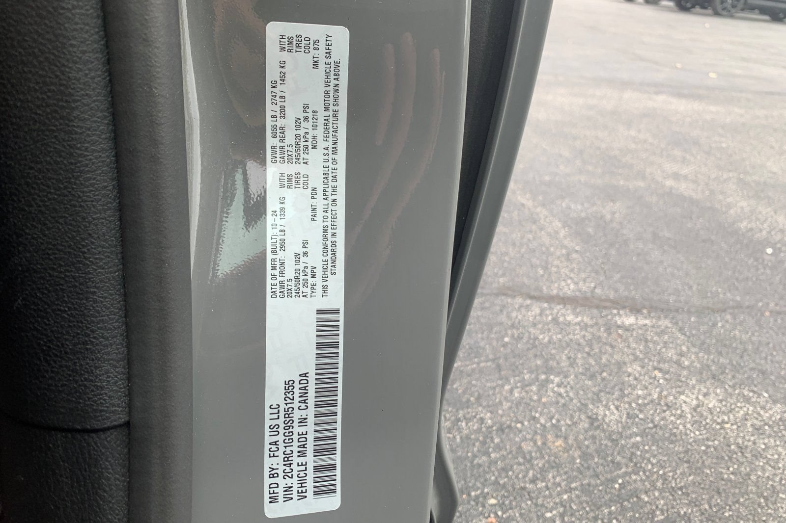 Used 2025 Chrysler Pacifica Limited FWD image 38