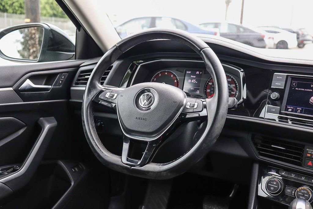 Used 2019 Volkswagen Jetta SE image 18