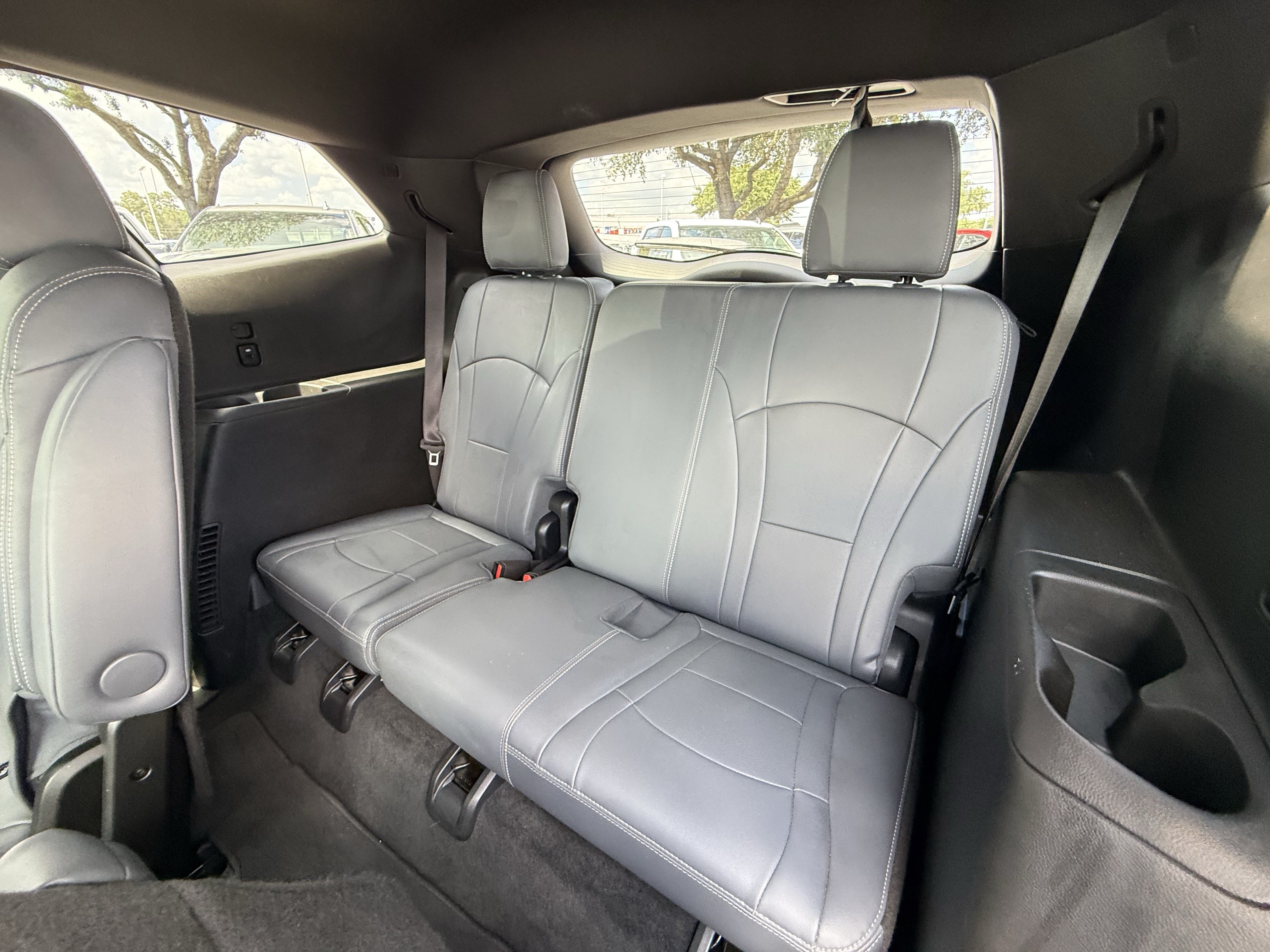 Used 2024 Buick Enclave Essence w/ Sport Touring Edition FWD image 30
