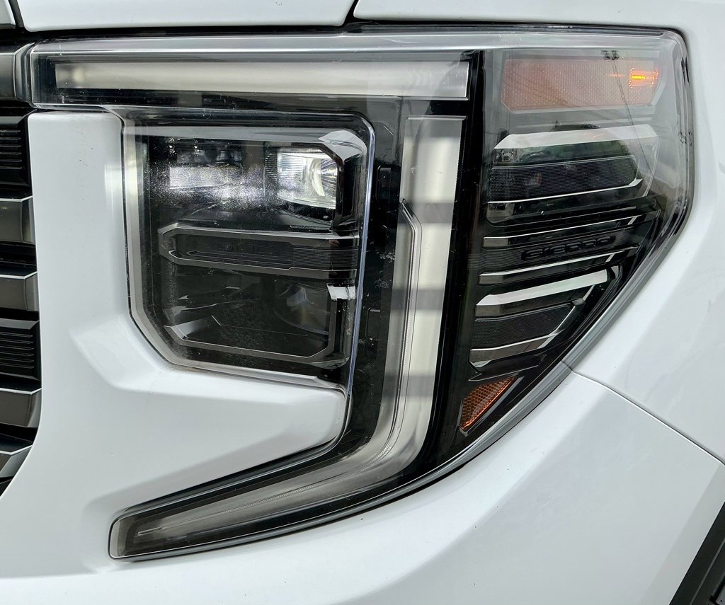 Used 2024 GMC Sierra 1500 AT4 w/ Technology Package image 10