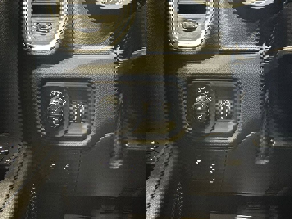 Used 2025 RAM 1500 Big Horn AWD/4WD image 17