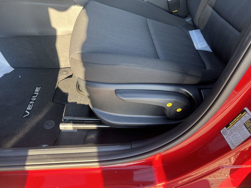 Used 2026 Hyundai Venue SE image 13