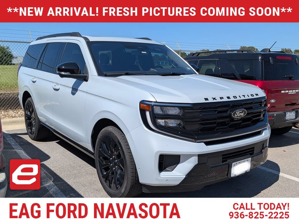 Used 2025 Ford Expedition Platinum w/ Stealth Appearance Package AWD/4WD image 1