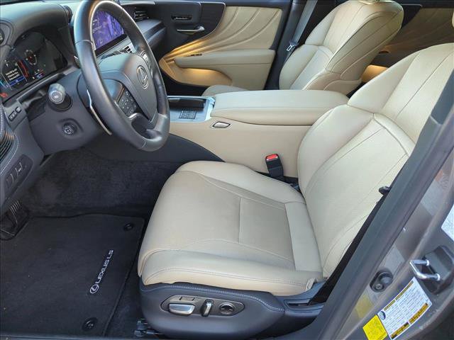 Used 2024 Lexus LS 500 RWD image 12