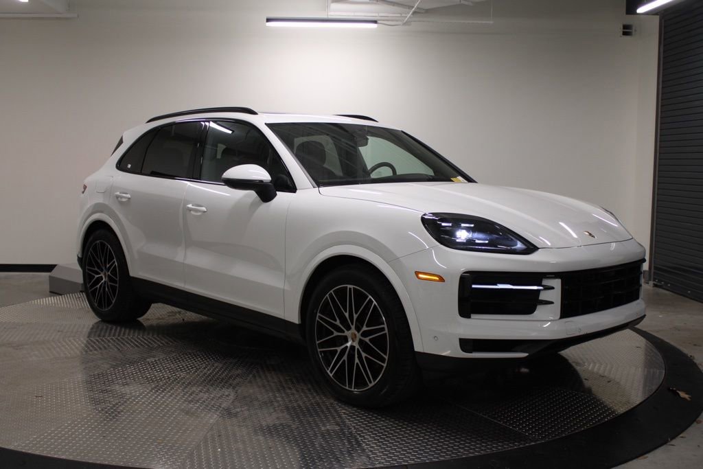 Certified 2025 Porsche Cayenne image 13