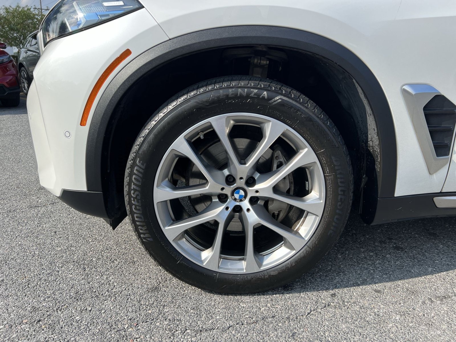 Used 2024 BMW X5 xDrive40i w/ Premium Package AWD/4WD image 12