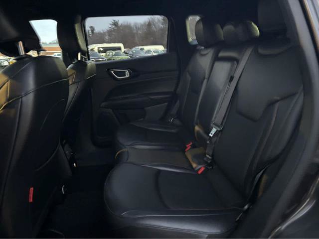 Used 2024 Jeep Compass Trailhawk AWD/4WD image 33