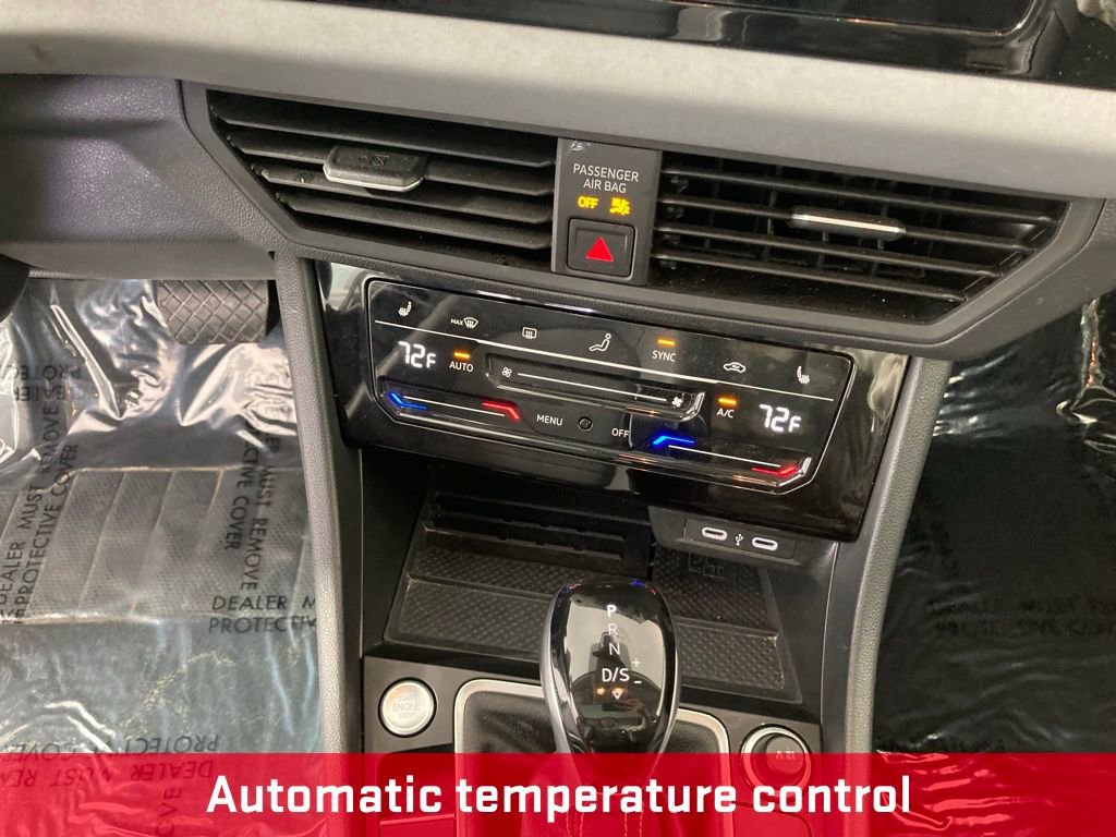 Used 2025 Volkswagen Jetta SE image 9