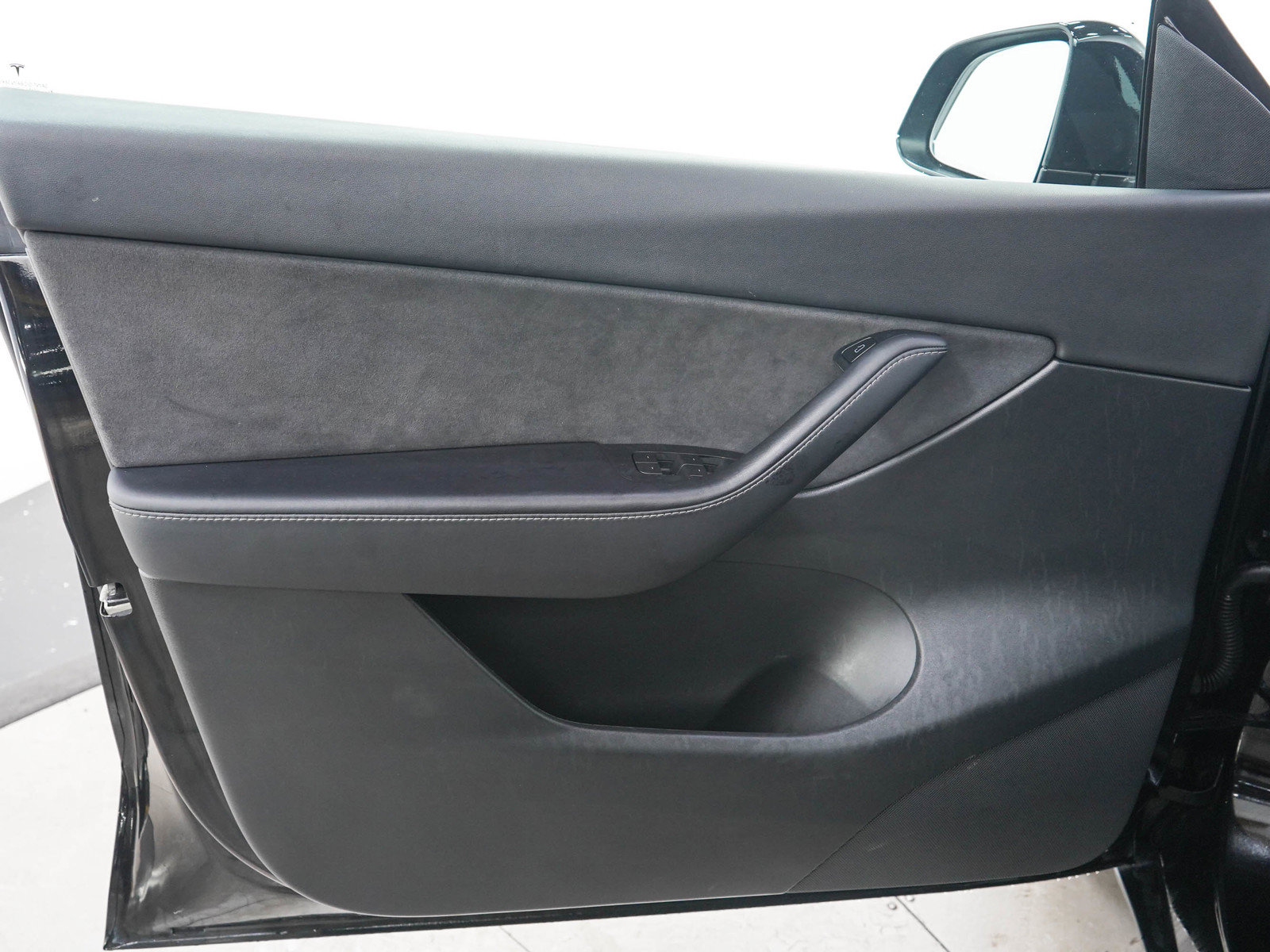 Used 2022 Tesla Model Y Long Range AWD/4WD image 19