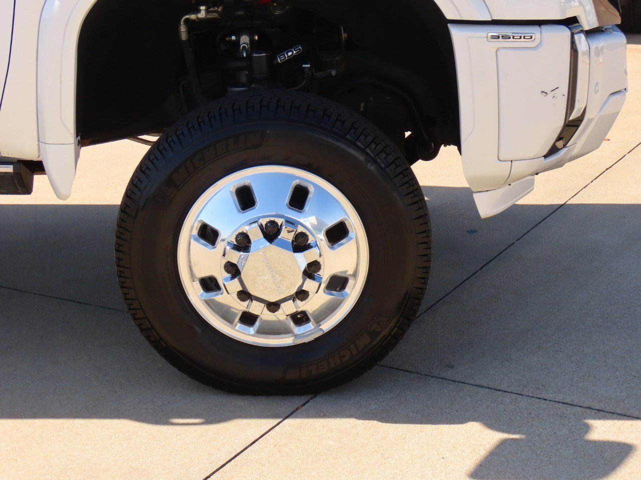 Used 2024 GMC Sierra 3500 Denali Ultimate AWD/4WD image 9