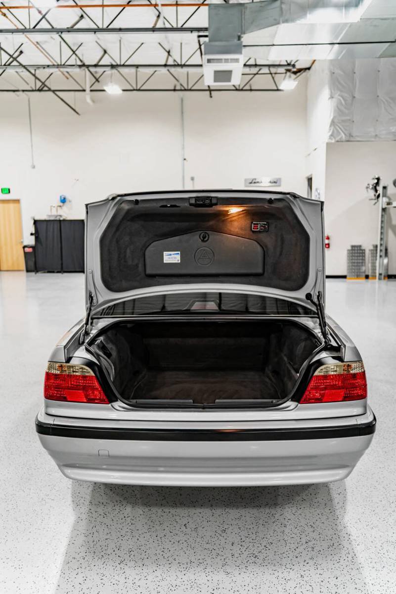 Used 2001 BMW 740iL RWD image 17