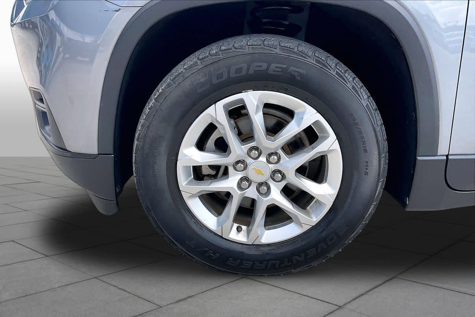 Used 2018 Chevrolet Traverse LS FWD image 10