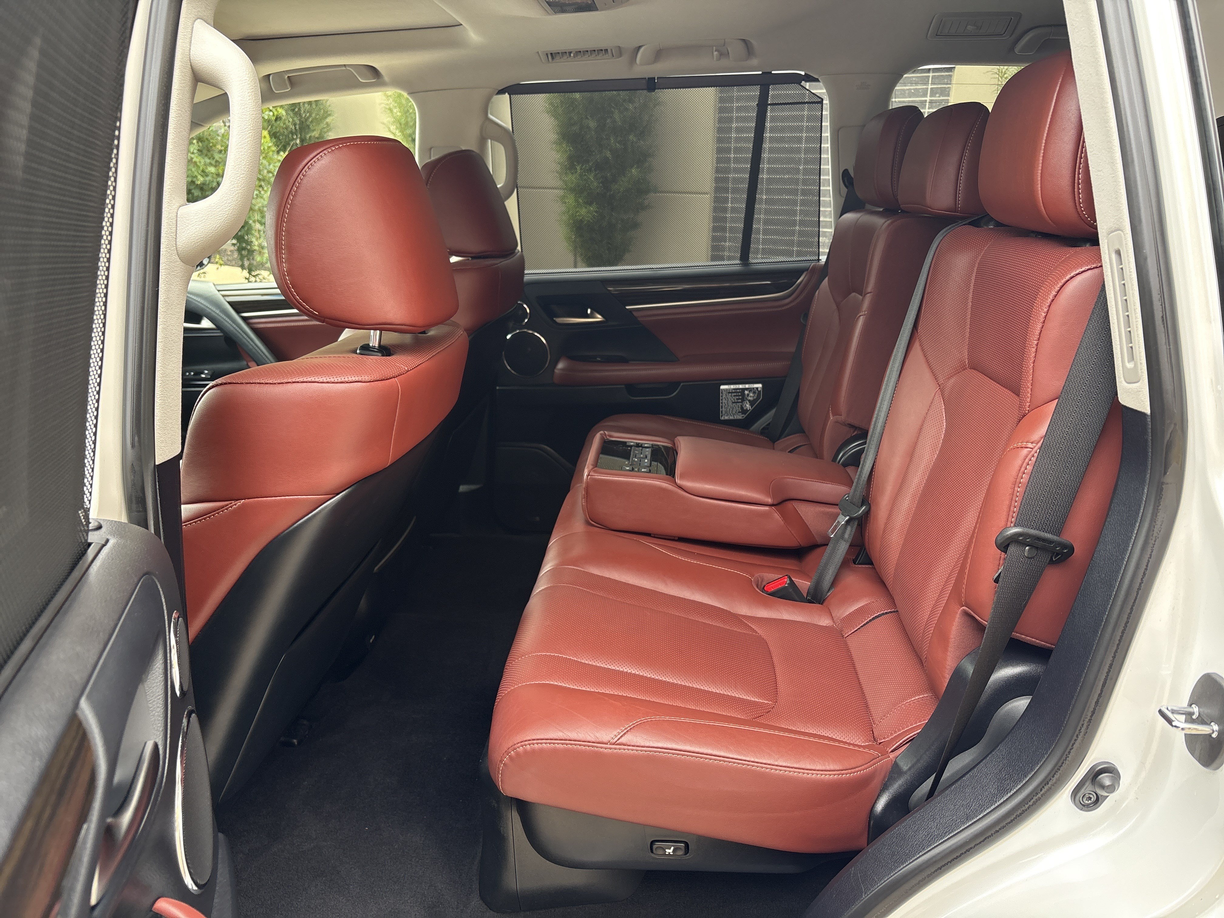 Used 2021 Lexus LX 570 4WD w/ Luxury Package image 31