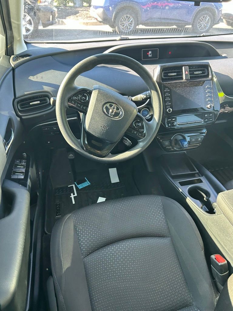 Used 2020 Toyota Prius LE image 5