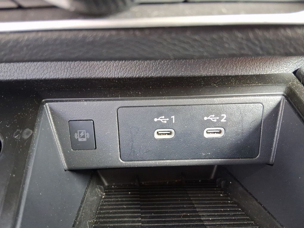 Used 2025 Nissan Kicks SV w/ Charging Package FWD image 30