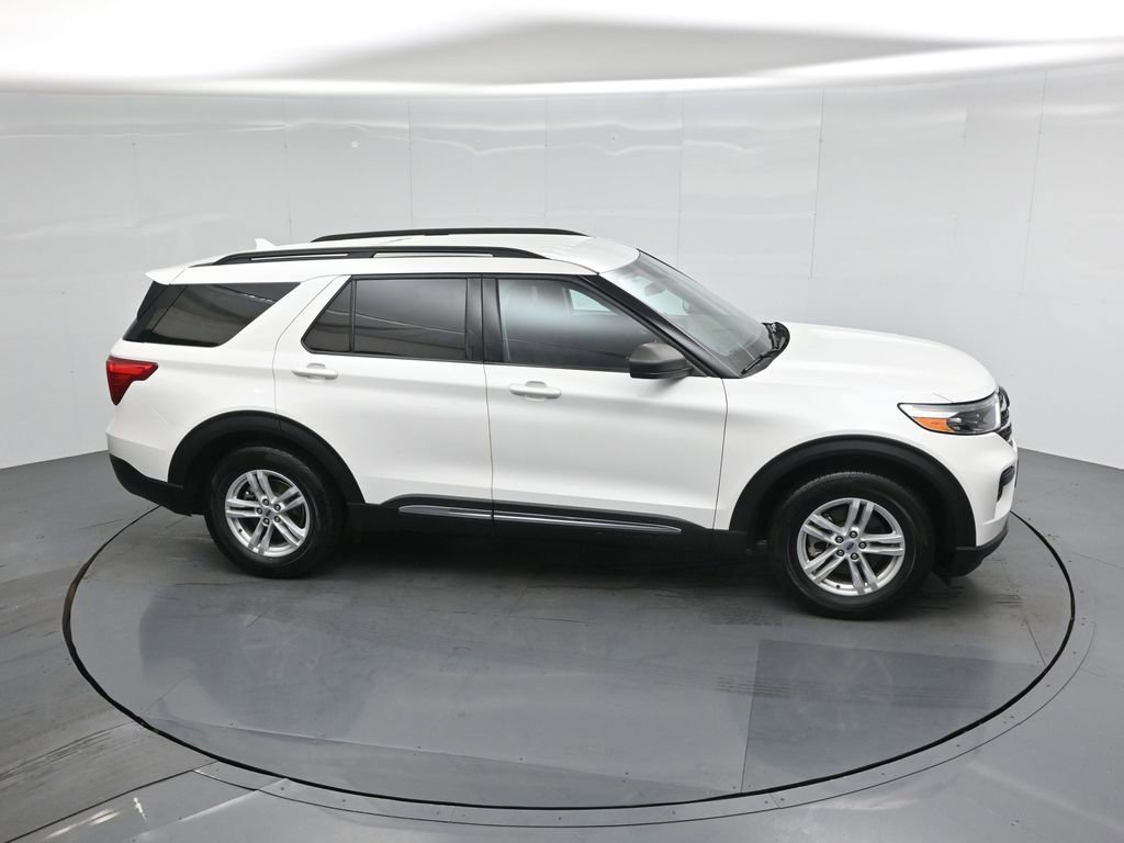 Certified 2024 Ford Explorer XLT RWD image 53