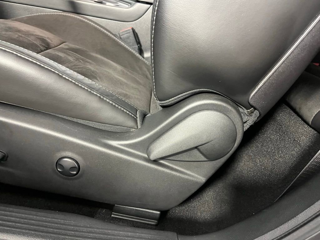 Used 2023 Dodge Challenger R/T w/ Plus Package image 26