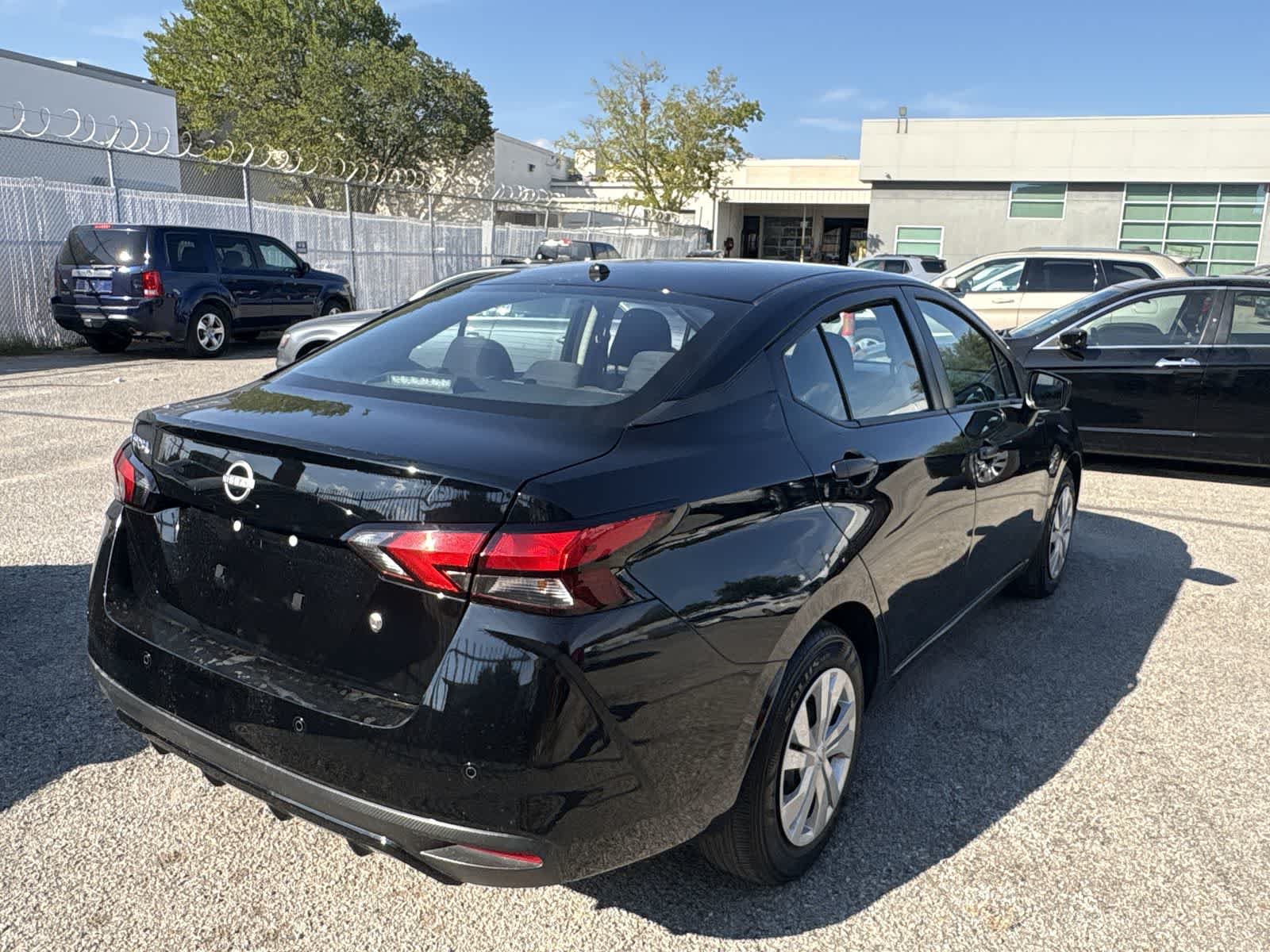 Used 2025 Nissan Versa S FWD image 6