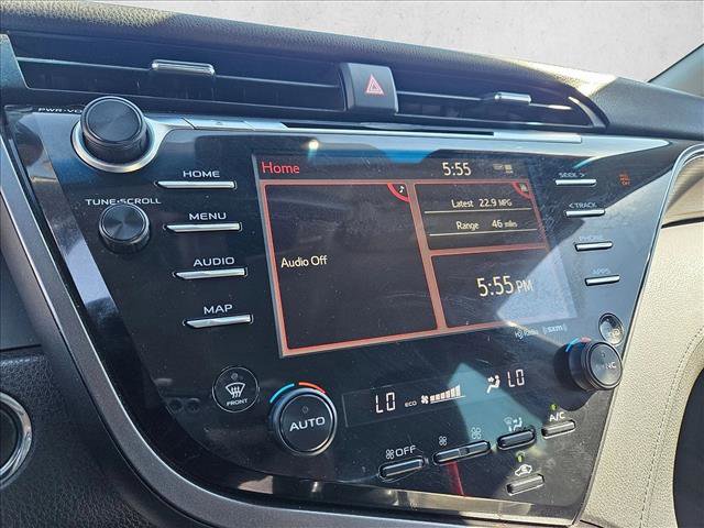 Used 2020 Toyota Camry XSE image 12