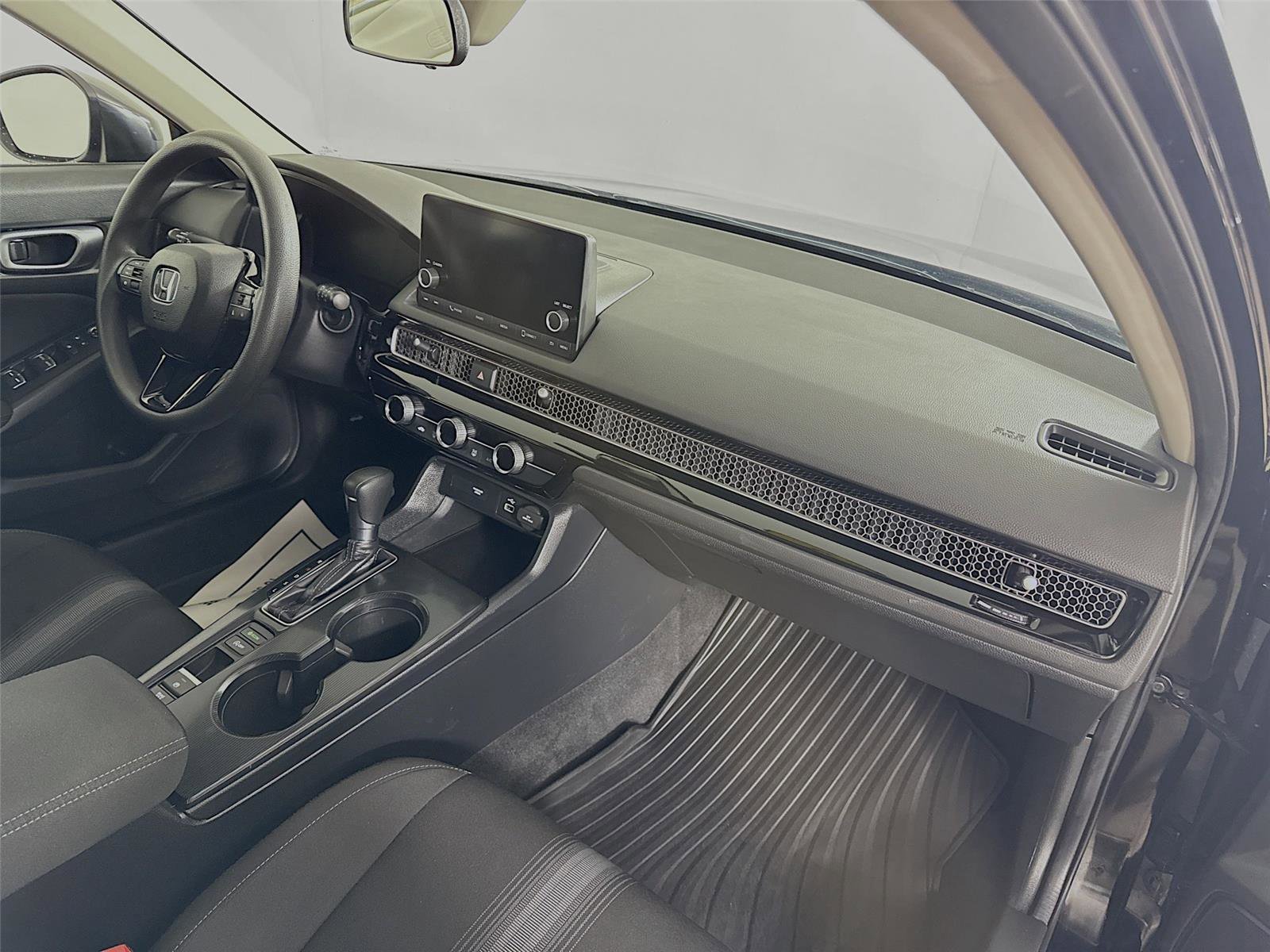 Used 2023 Honda Civic LX image 27