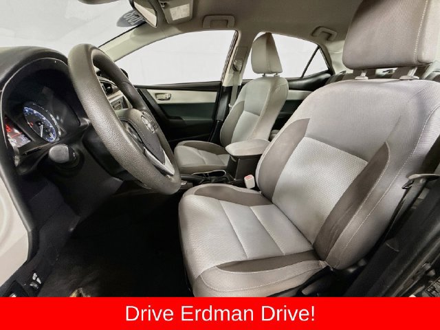 Used 2018 Toyota Corolla LE FWD image 5