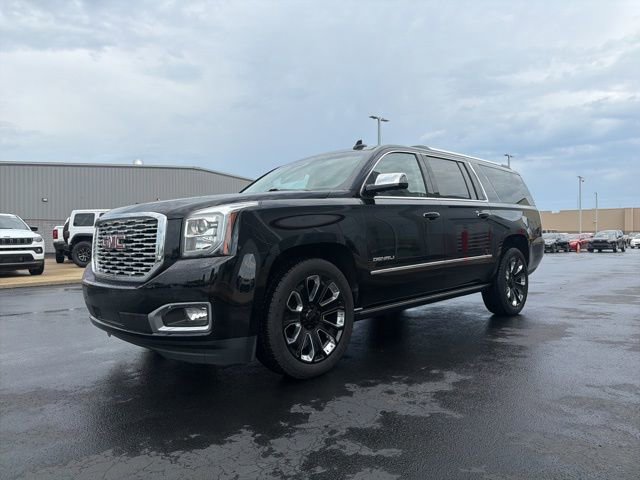 Used 2020 GMC Yukon XL Denali w/ Denali Ultimate Package AWD/4WD image 3