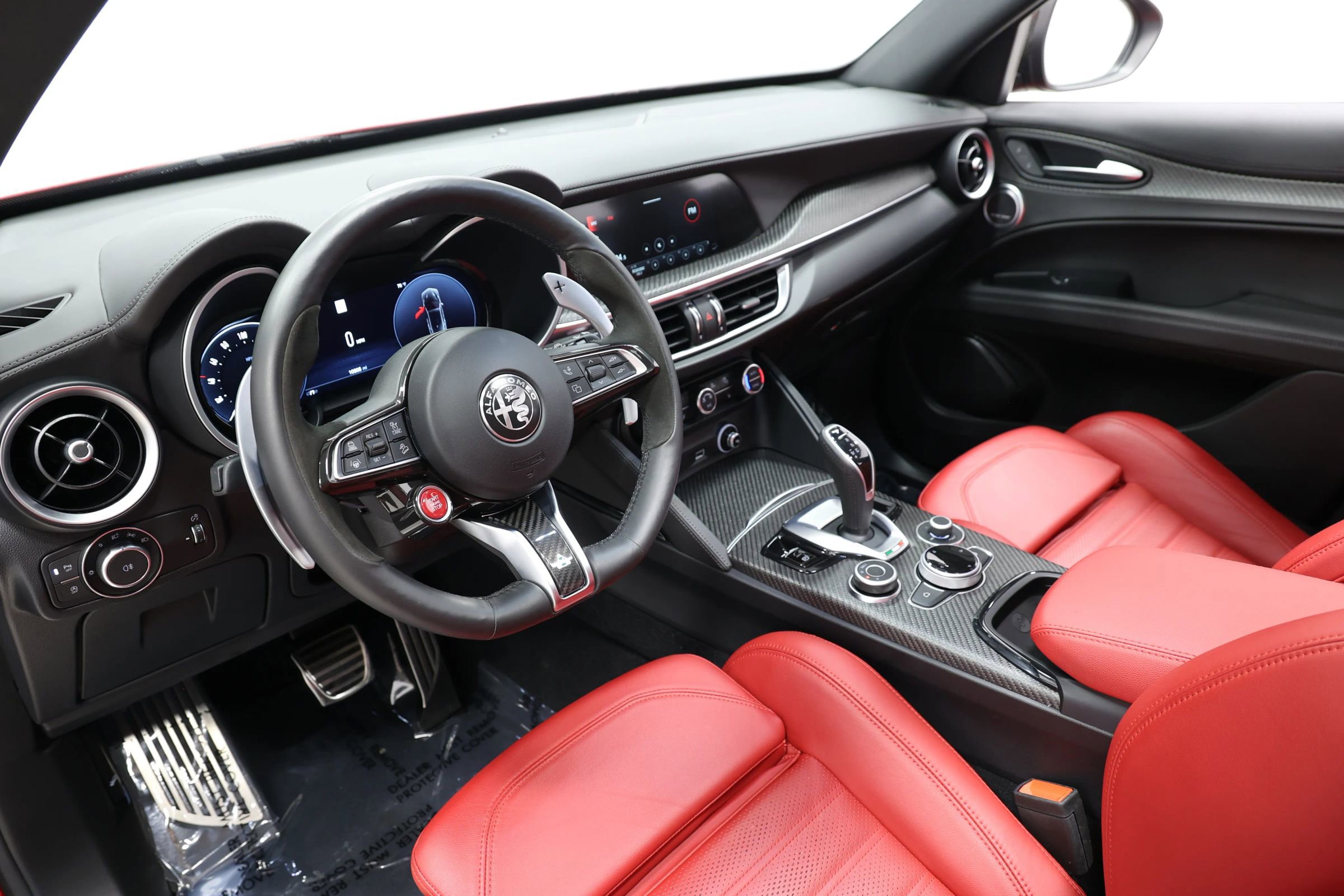 Used 2024 Alfa Romeo Stelvio Quadrifoglio image 2