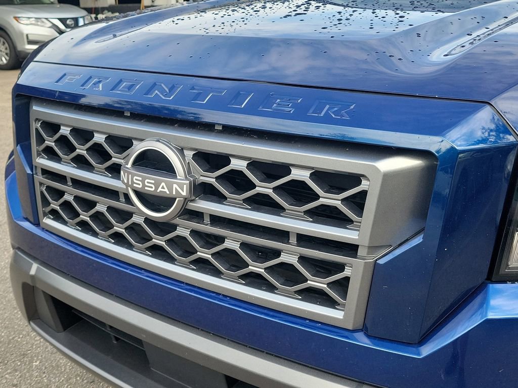 Used 2023 Nissan Frontier SV RWD image 3