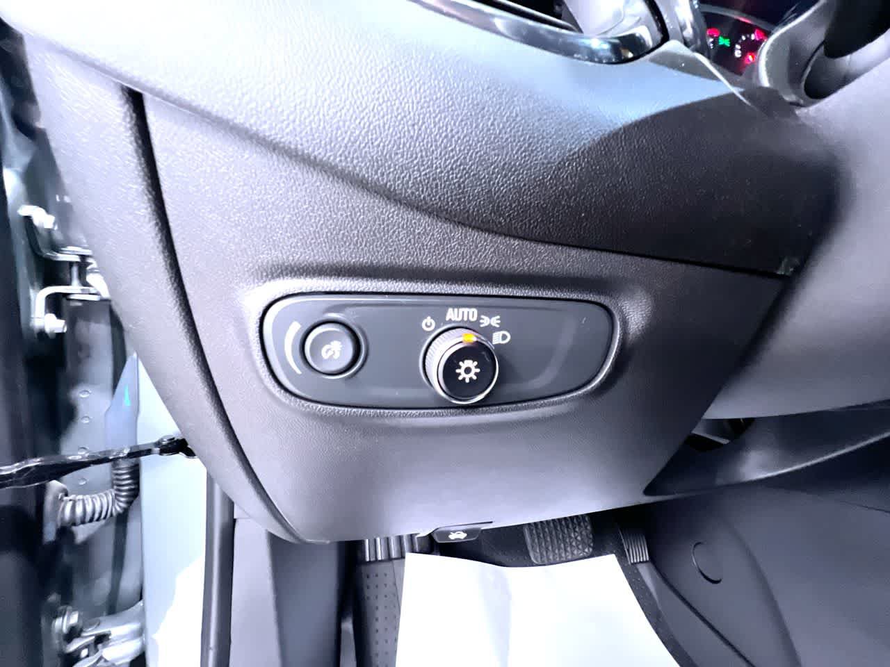 Used 2024 Chevrolet Equinox RS w/ LPO, Floor Liner Package FWD image 16