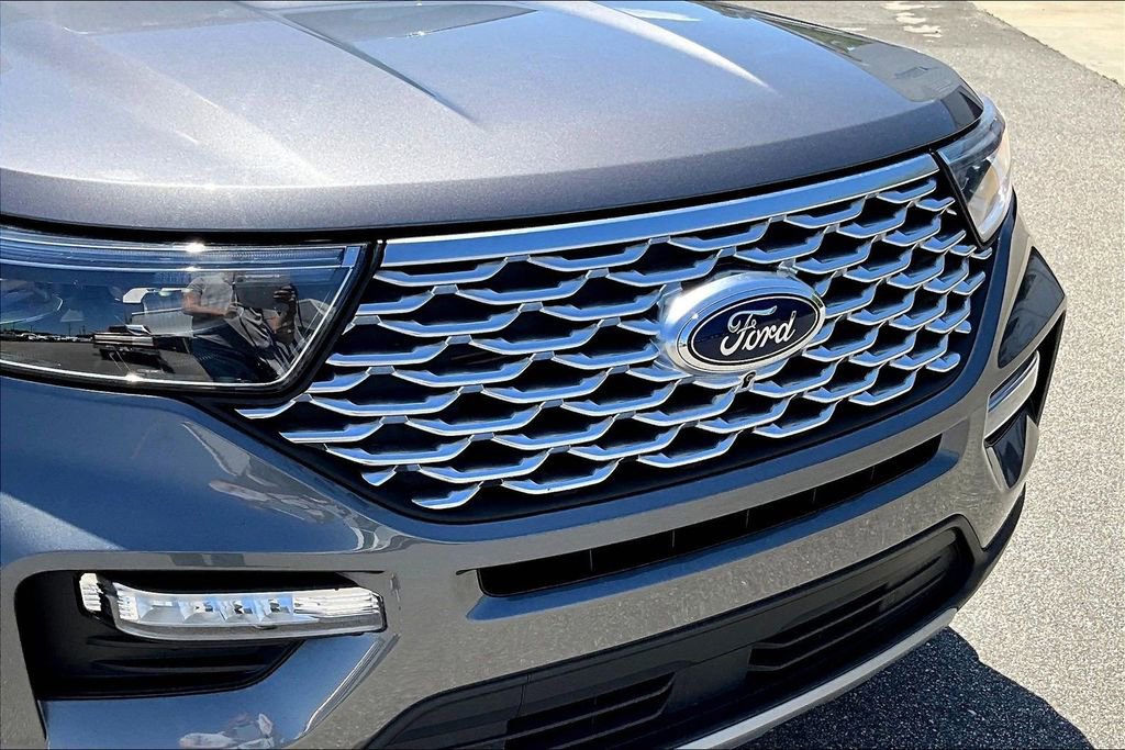 Used 2023 Ford Explorer Platinum w/ Technology Package AWD/4WD image 35