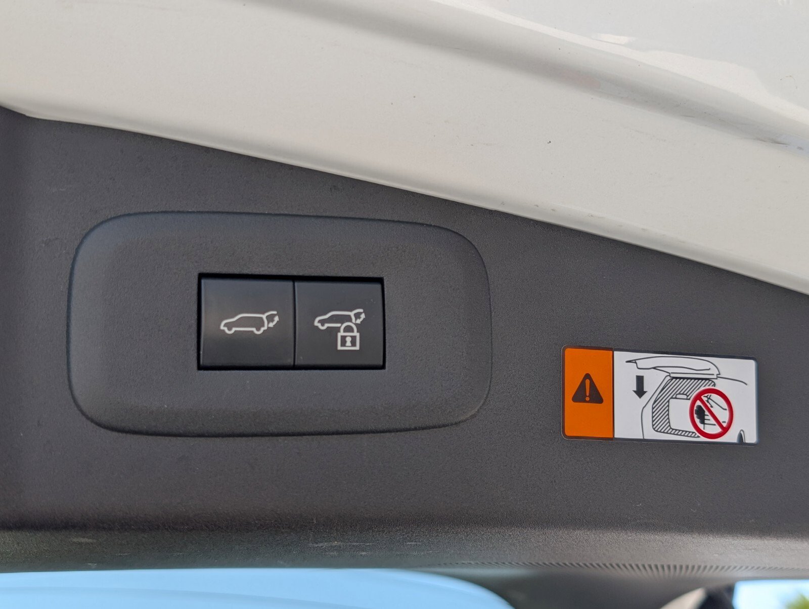 Used 2024 Lexus RZ 300e Premium image 17