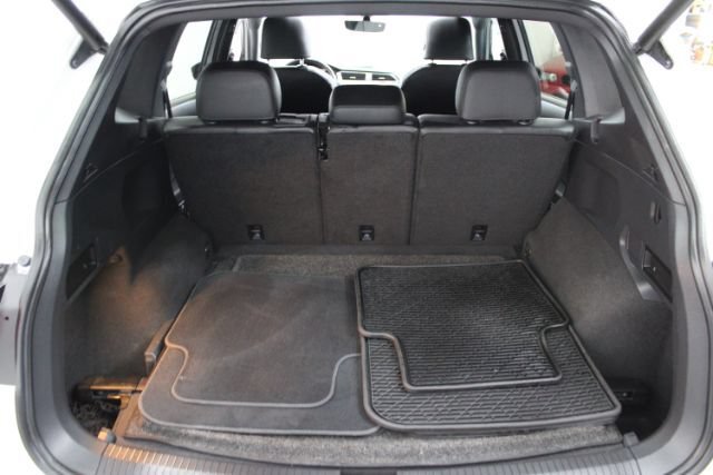 Used 2019 Volkswagen Tiguan SEL Premium R-Line AWD/4WD image 24