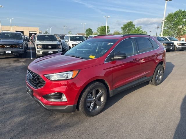 Used 2022 Ford Edge SEL w/ Sport Appearance Package image 3