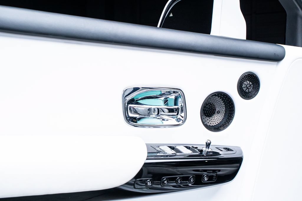 Used 2022 Rolls-Royce Phantom Sedan w/ The Phantom Package RWD image 41