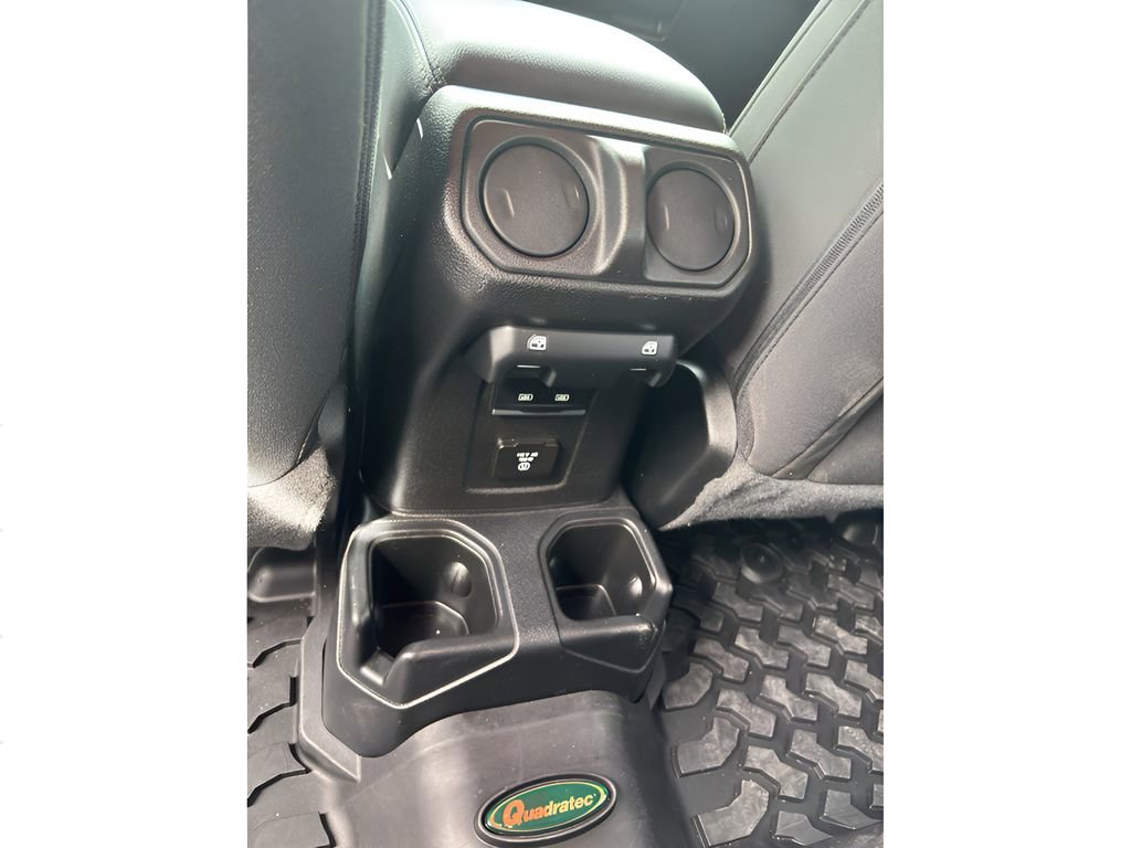 Used 2021 Jeep Wrangler Unlimited Sahara image 30