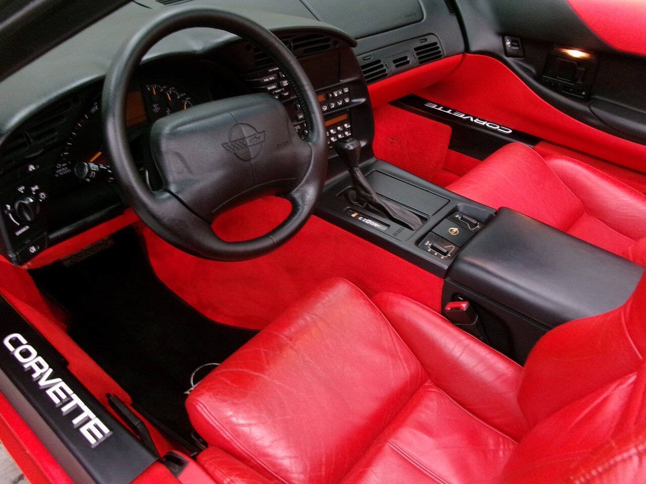 Used 1995 Chevrolet Corvette Convertible RWD image 20