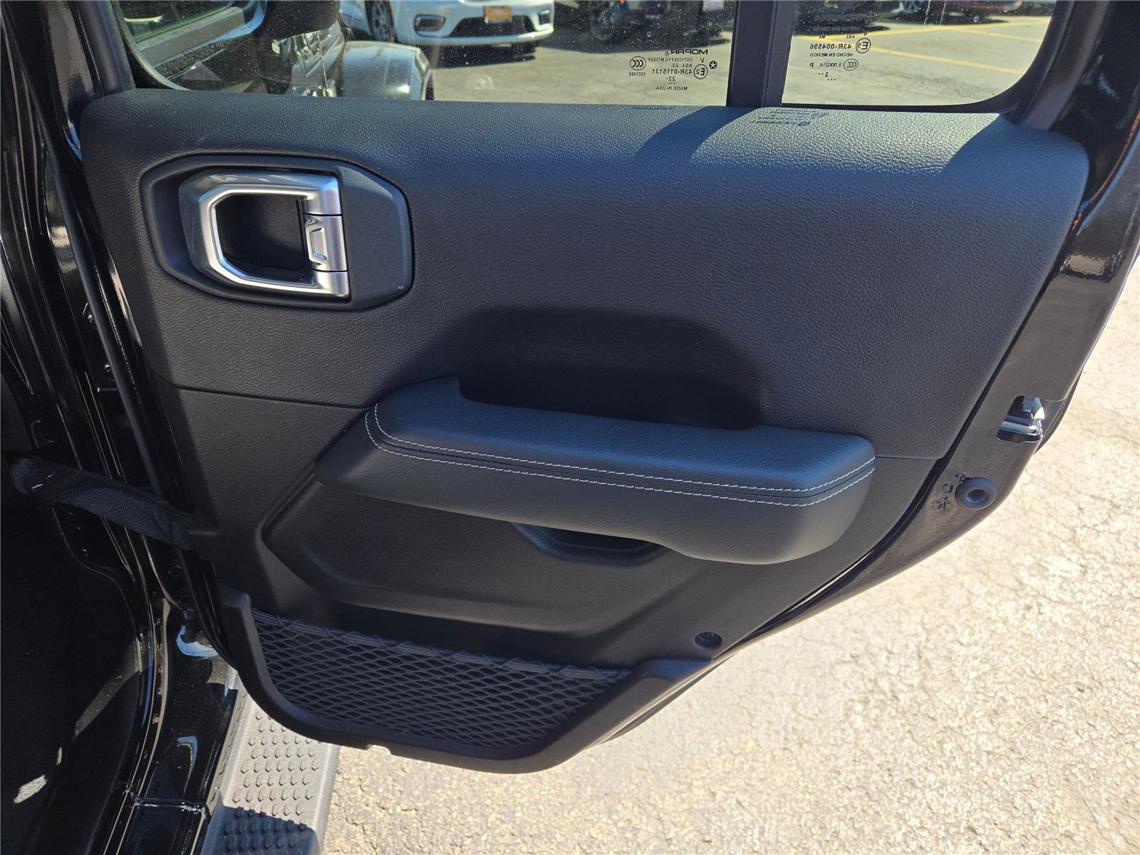 Certified 2023 Jeep Wrangler Sahara w/ Cold Weather Group image 10